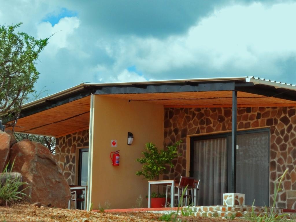 Ovita Wildlife Restcamp Okazize Rum bild