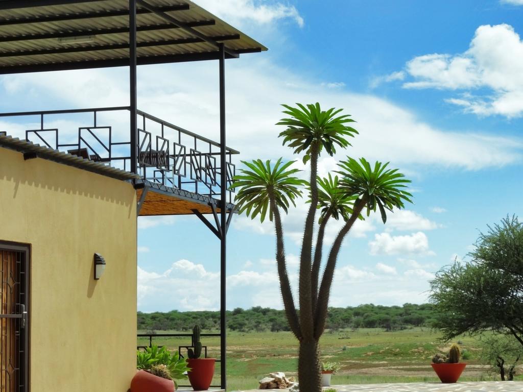 Ovita Wildlife Restcamp Okazize Exteriör bild
