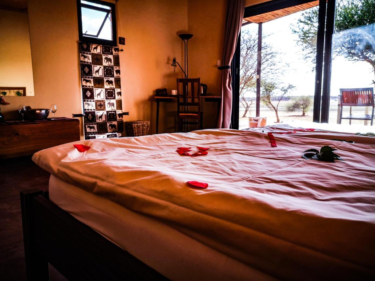 Ovita Wildlife Restcamp Okazize Exteriör bild